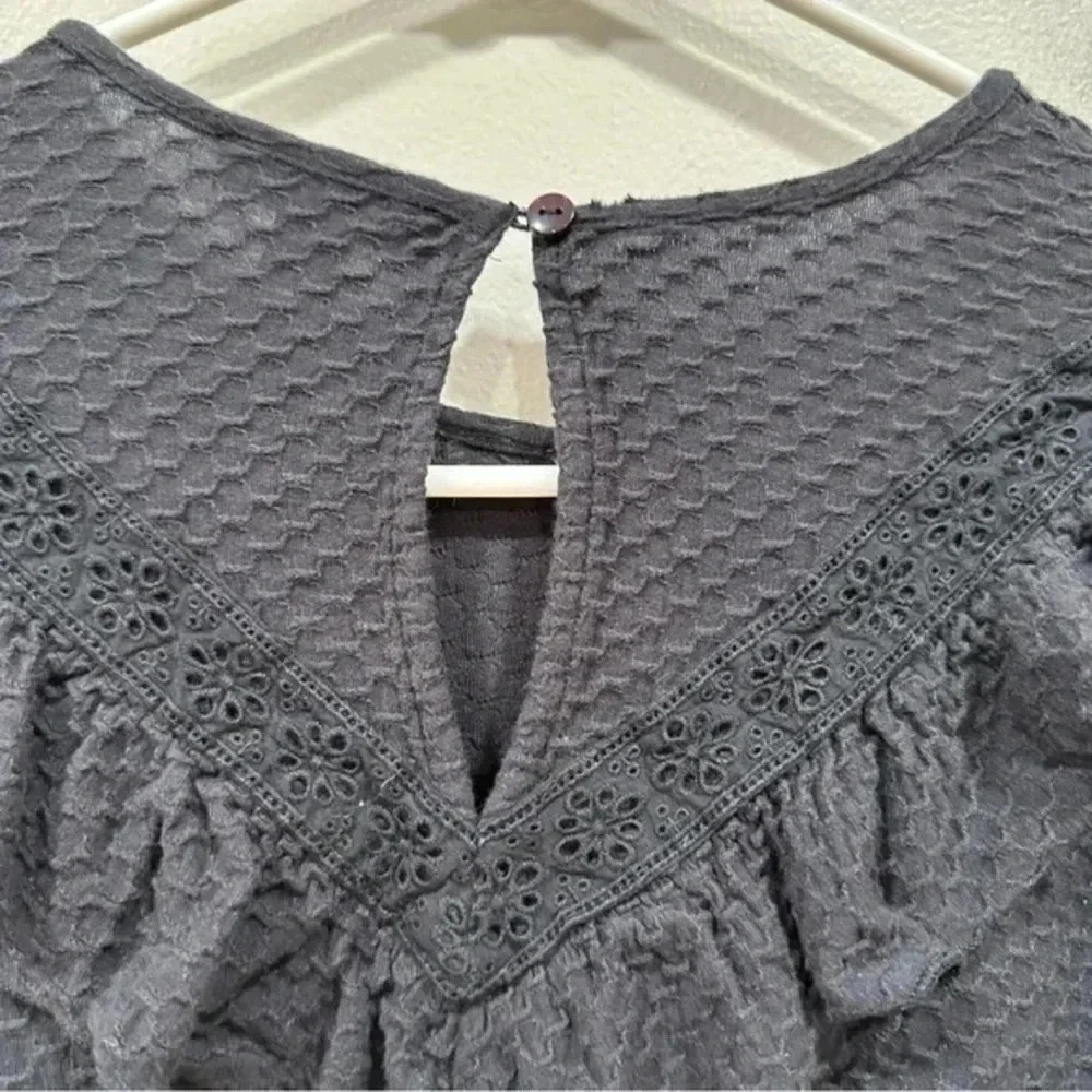 J Crew Honeycomb Ruffle Trimmed Blouse black XXS